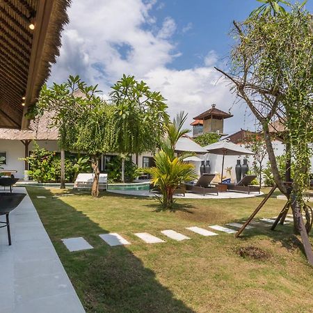 Villa Deh Simba Sanur Exteriör bild
