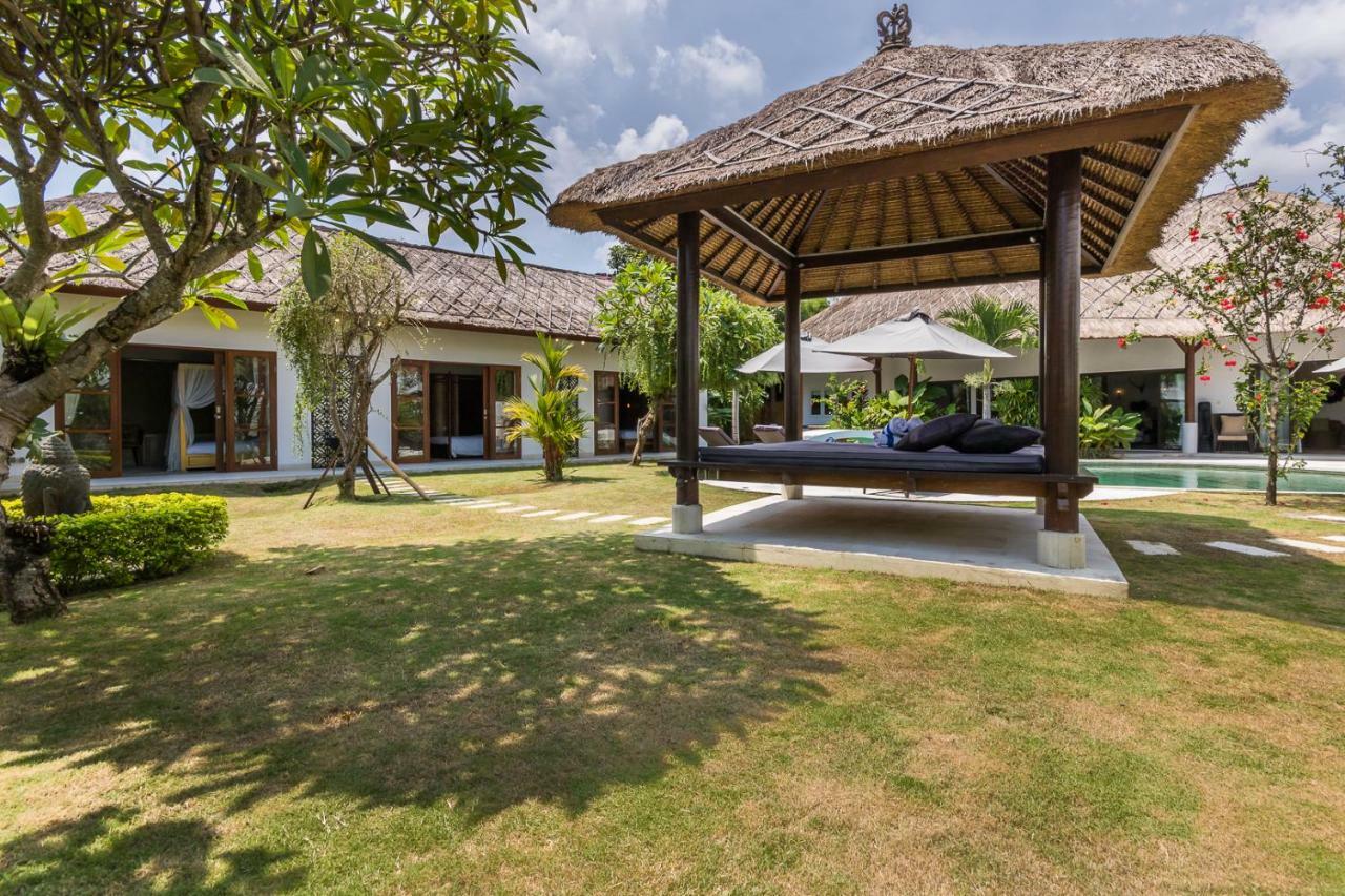 Villa Deh Simba Sanur Exteriör bild